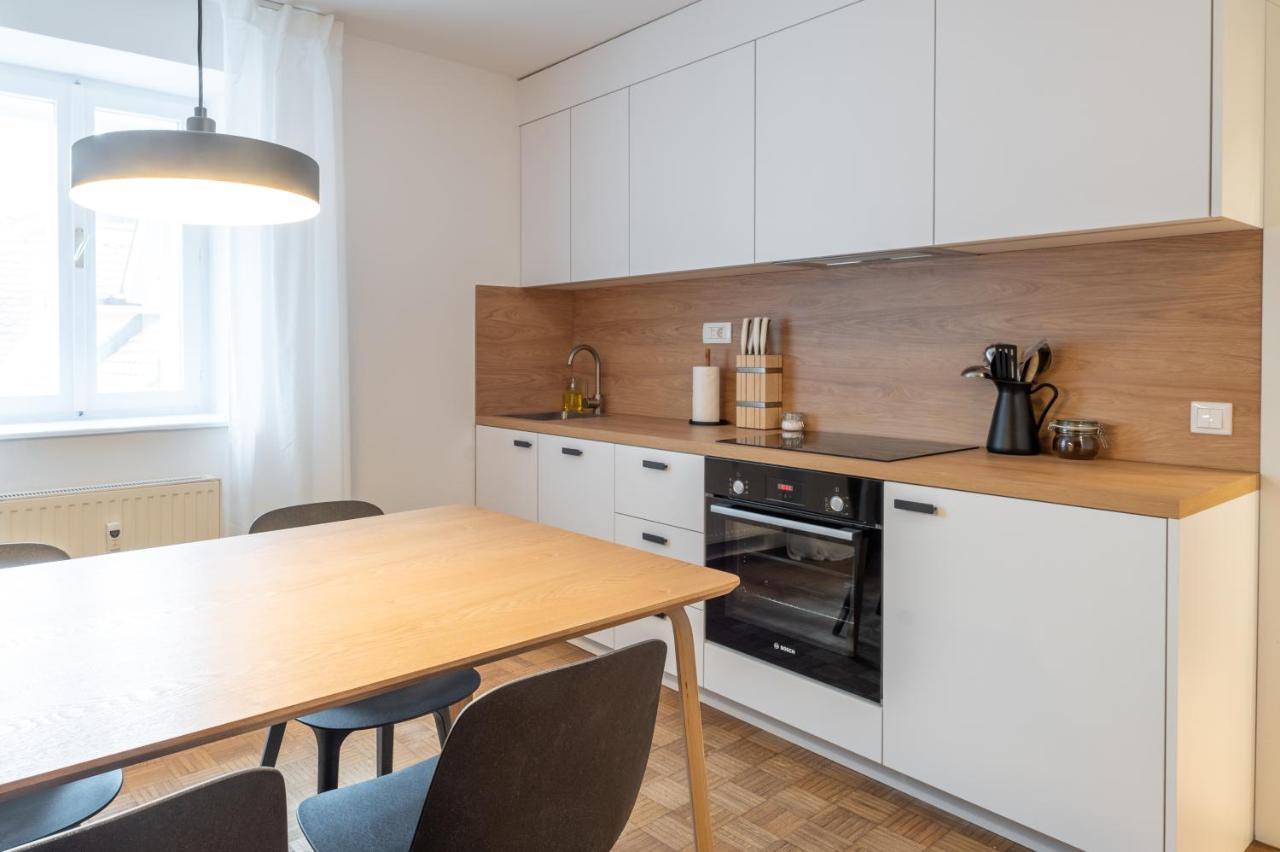 Strict City Apartments リュブリャナ エクステリア 写真