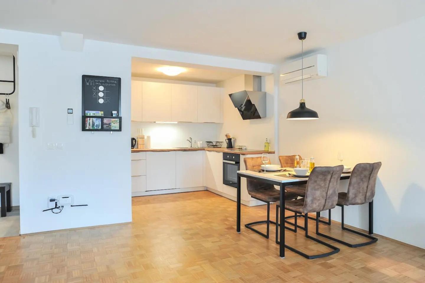 Strict City Apartments リュブリャナ エクステリア 写真